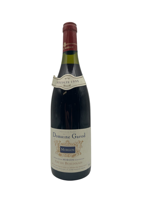 Flaska Morgon Domaine Garod rött vin 1998.