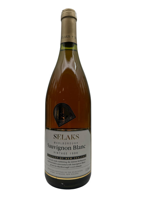 Flaska Selaks Sauvignon Blanc 1998 med etikett