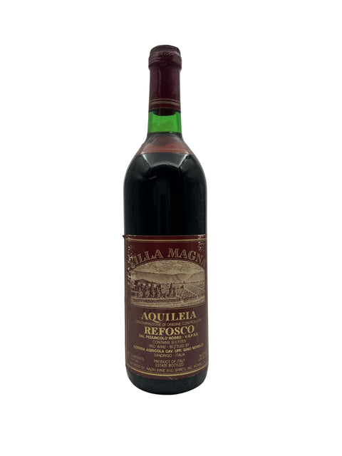 Flaska Refosco Villa Magna 1975 italienskt rött vin