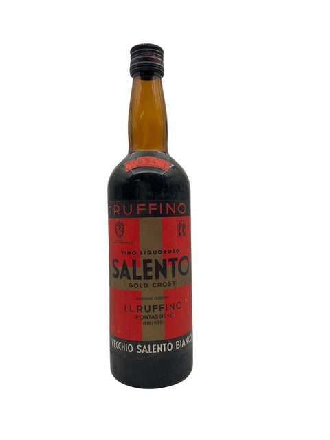 Flaska Salento I L Ruffino 1954 rött vin med etikett i röda och gyllene färger
