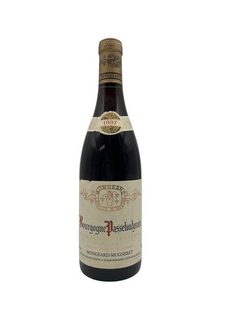 Flaska Bourgogne Passetoutgrain Mongeard-Mugneret 1997 rött vin