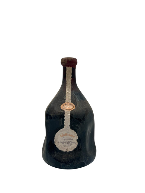 Flaska Gattinara G Troglia 1965 med distinkt etikett
