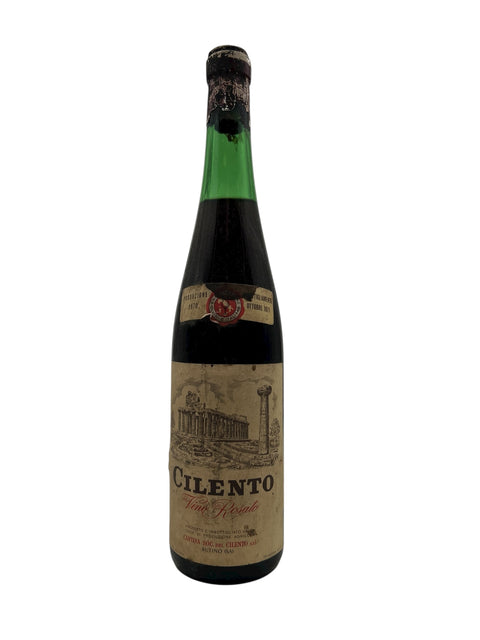 Flaska Cilento Cantina Sociale rött vin från 1970