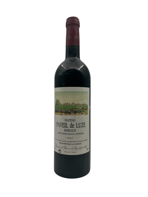 Flaska rött vin från Chateau Paveil de Luze 1997