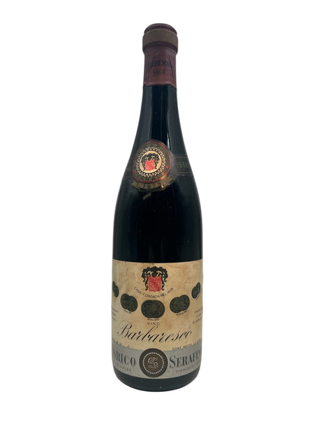 Flaska Barbaresco Enrico Serafino rött vin från 1966