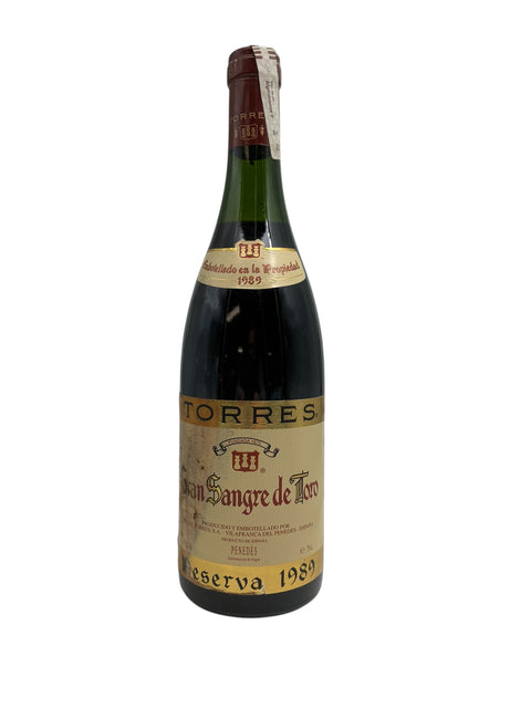 Flaska Gran Sangre de Toro rött vin från 1989