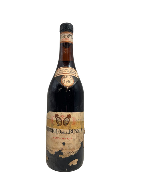 Flaska Nebbiolo Conterno Fantino rött vin från 1980