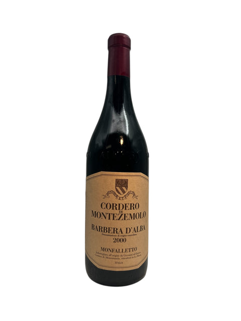 Flaska Barbera d'Alba Cordero di Montezemolo 2000 rött vin