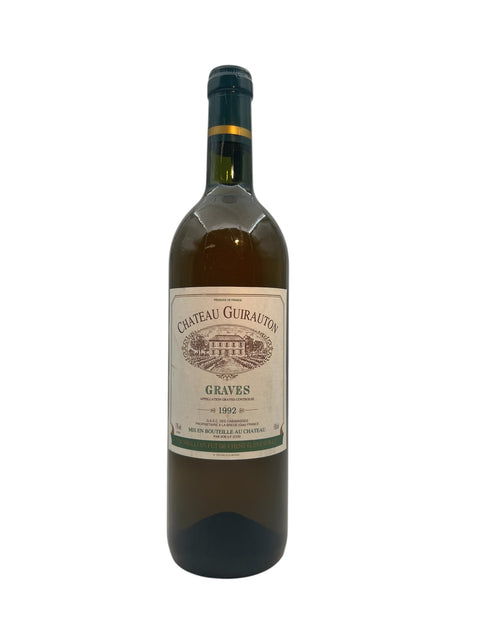 Bottle of Graves Chateau Guiraud 1992 rött vin