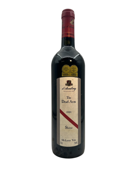 Flaska med The Dead Arm d'Arenberg 1999 rött vin