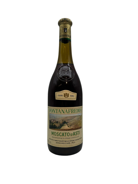 Flaska Moscato d'Asti Fontanafredda dessertvin 1981