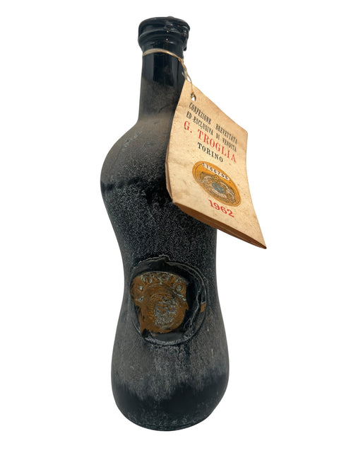 Flaska Barolo G. Troglia 1962 vin med vintage look