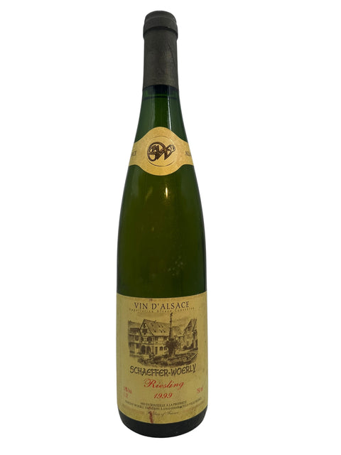 Flaska av Riesling Schaeffer-Woerly 1999 vitt vin