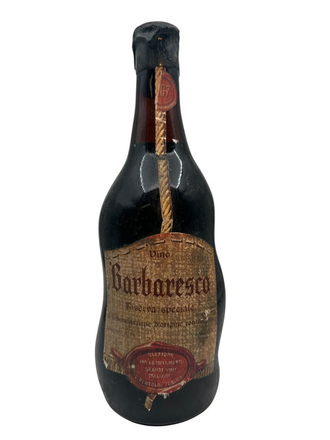 Flaska Barbaresco Riserva Speciale 1967 med etikett
