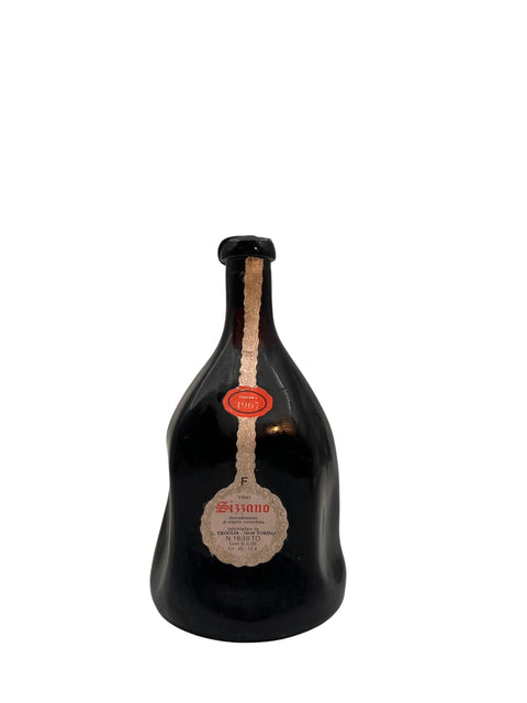 Flaska Sizzano rött vin från Troglia årgång 1967