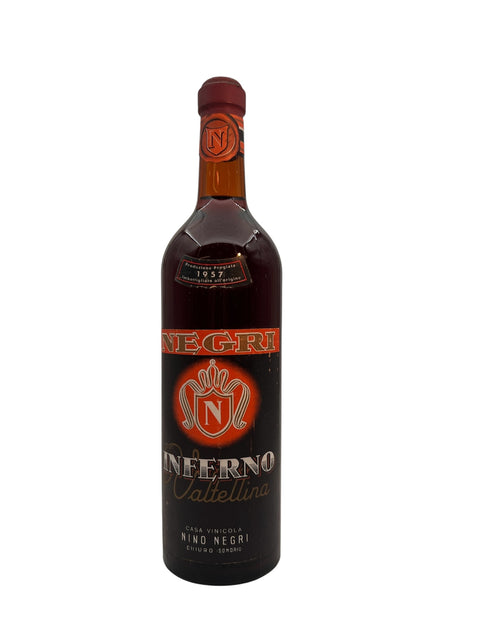 Flaska Inferno Nino Negri rött vin från 1957